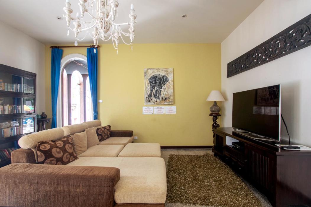 Chalong Palm Residence Экстерьер фото